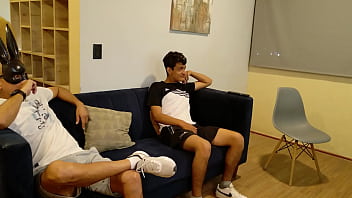 Intercambio de parejas termina en orgia con fotorgrafo