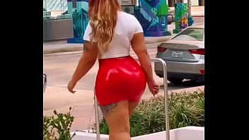 Algo pasado de lanza el trasero de mariela