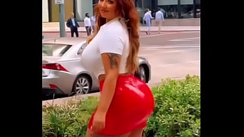 Algo pasado de lanza el trasero de mariela