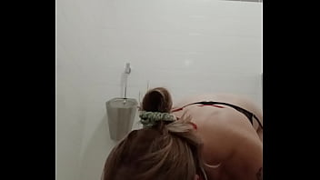 2025 09 23 esclave f exhib et humiliations en ville