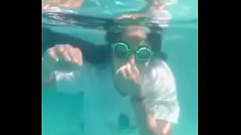 Bañándose antes de p3n3trarla