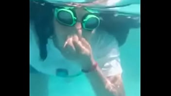 Bañándose antes de p3n3trarla