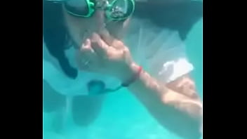 Bañándose antes de p3n3trarla