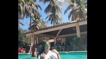 Bañándose antes de p3n3trarla