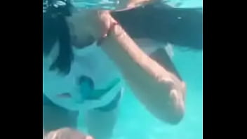 Bañándose antes de p3n3trarla