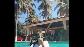 Bañándose antes de p3n3trarla