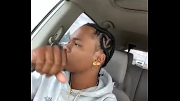 Finna go skydiving ️