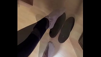 Hello #socks #nylonfetısh #nylonfeet #teen #feet #nylonpedsocks #highheels thumbnail