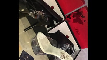 Voici mes paires de chaussures de pole pleaser achetées à la boutique les