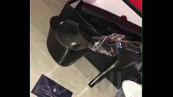 Voici mes paires de chaussures de pole pleaser achetées à la boutique les