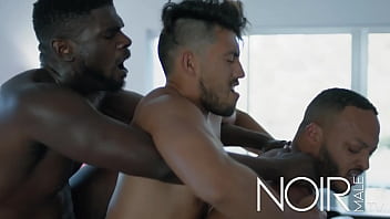 Cumplí Mi Fantasía De Hacer Un Trio Con Dos Pollas Negras Gigantes thumbnail