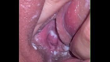 Pov desde me cabalgo deliciosa sobre la cámara y me doy rico con el dildo bajo el sol