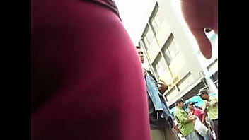 Bunduda calça vermelha