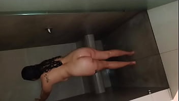 Se baña pa no sentirse sucia