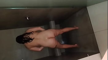 Se baña pa no sentirse sucia