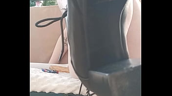 Tu veux voir la version non censurée avec gros plan sur ma chatte