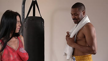 Busty Body Painted Babe Kira Queen Takes A Pounding From Bbc Boxing Trainer Gp2485 thumbnail