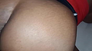 My evangelical cousin loves to give her pussy with a plug in her ass