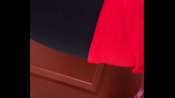 32 year old latina in leggings