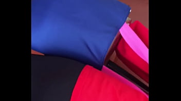 32 year old latina in leggings