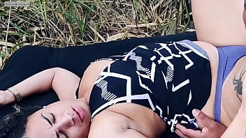 Fui Na Bica Me Refresca E Acabei Ficado Com Tesão E Dei Minha Buceta Pro Cara Lá No Mato thumbnail