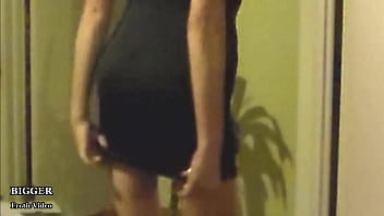 Slender latina with gorgeous legs