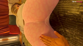 Loirinha realiza fetiche no busão faz boquete no banco do motorista e engole tudinho aline novak