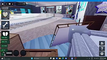 Dandy's world fangame getting absolute clapped by a giant tix on roblox