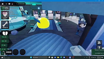 Dandy's world fangame getting absolute clapped by a giant tix on roblox