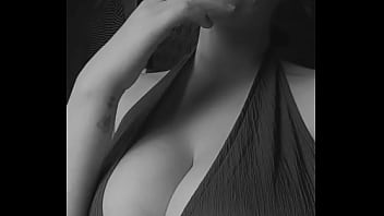 Prête à publier un nouveau set et une nouvelle vidéo abonne toi vite pour