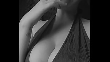 Prête à publier un nouveau set et une nouvelle vidéo abonne toi vite pour