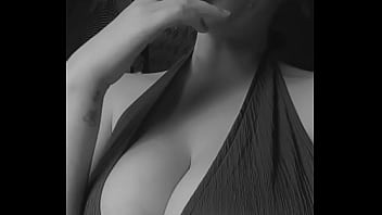 Prête à publier un nouveau set et une nouvelle vidéo abonne toi vite pour