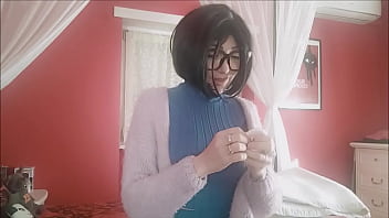 Chantal squirt with her new sex toy