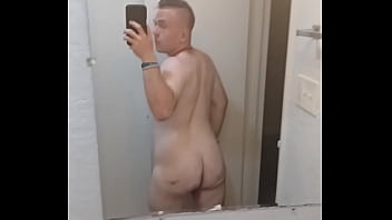 Slow motion twerking the mirror