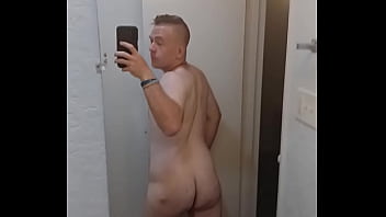 Slow motion twerking the mirror