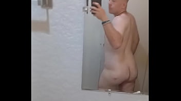 Slow motion twerking the mirror