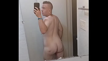 Slow motion twerking the mirror