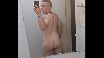 Slow motion twerking the mirror