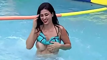 Hd claudia ramirez muestra mas de la cuenta en verano extremo low 360p Hd claudia ramirez muestra mas de la cuenta en verano extremo low 360p