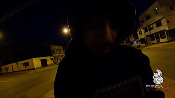 Peruano folla a su novia pelirroja gordita mientras su amigo lo graba a escondidas