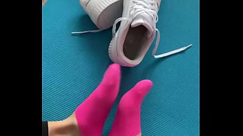 Can you smell my sweaty feet when i open my shoe •more on of #sneacker #pedsocks #sweatysocks #feet #fetish #bla