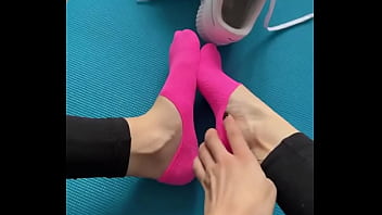 Can you smell my sweaty feet when i open my shoe •more on of #sneacker #pedsocks #sweatysocks #feet #fetish #bla