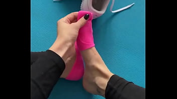 Can you smell my sweaty feet when i open my shoe •more on of #sneacker #pedsocks #sweatysocks #feet #fetish #bla