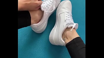 Can you smell my sweaty feet when i open my shoe •more on of #sneacker #pedsocks #sweatysocks #feet #fetish #bla