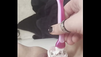 Porn slut keeping her pussy bald