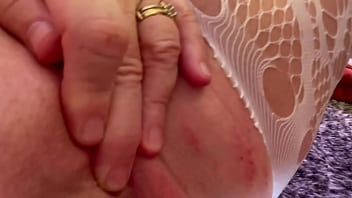 Mature gets licked & fucks vibrators