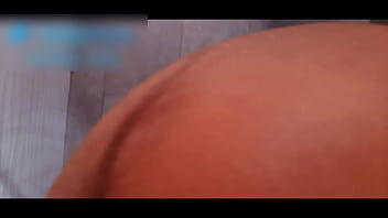 Hermanastra pilla a su hermano masturbandoce mientras se baña "necesitas ayuda"