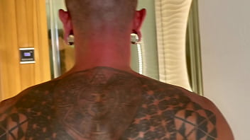 Anteprima del backstage del bellissimo trio diana zilli un fortunatissimo fan e sofia bellucci clip completa su sheer e red