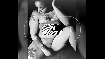 Kitty plays with her wet pussy and dildo action