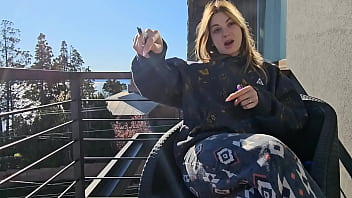 Ele me disse que queria me dar uma gozada dupla e encheu minha buceta com gozada dupla